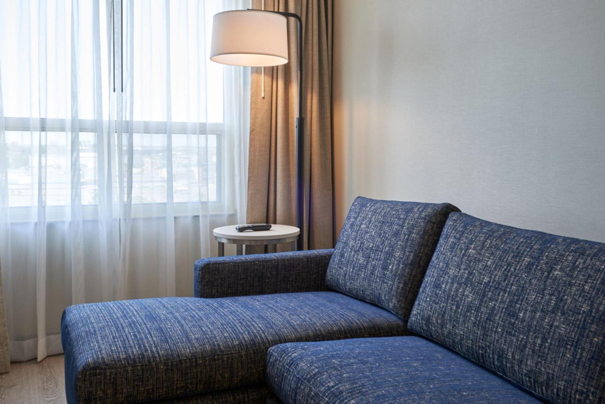 Holiday Inn & Suites Ottawa Kanata By Ihg Exterior foto