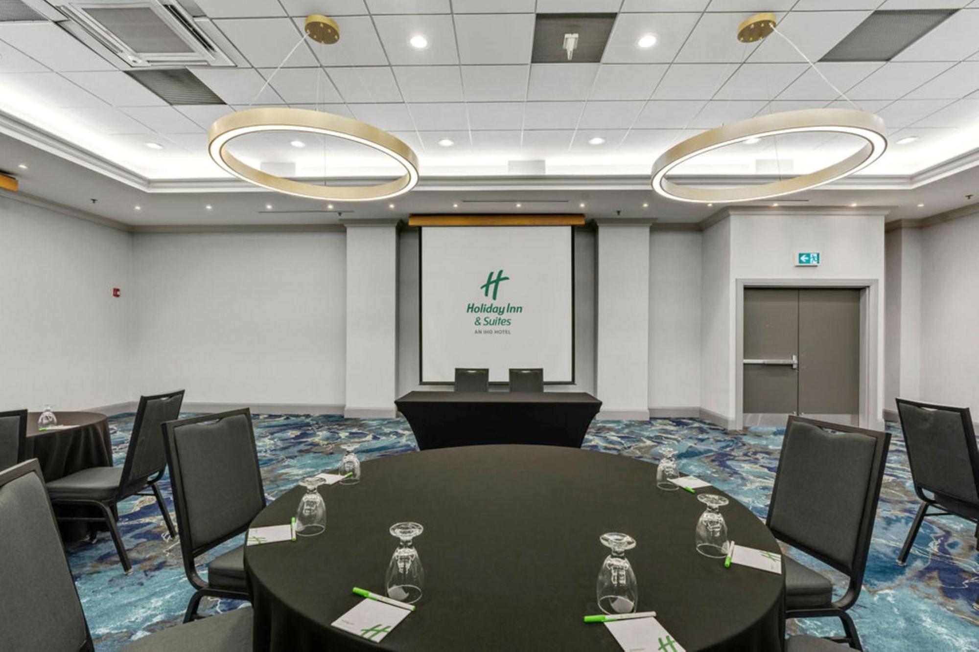 Holiday Inn & Suites Ottawa Kanata By Ihg Exterior foto